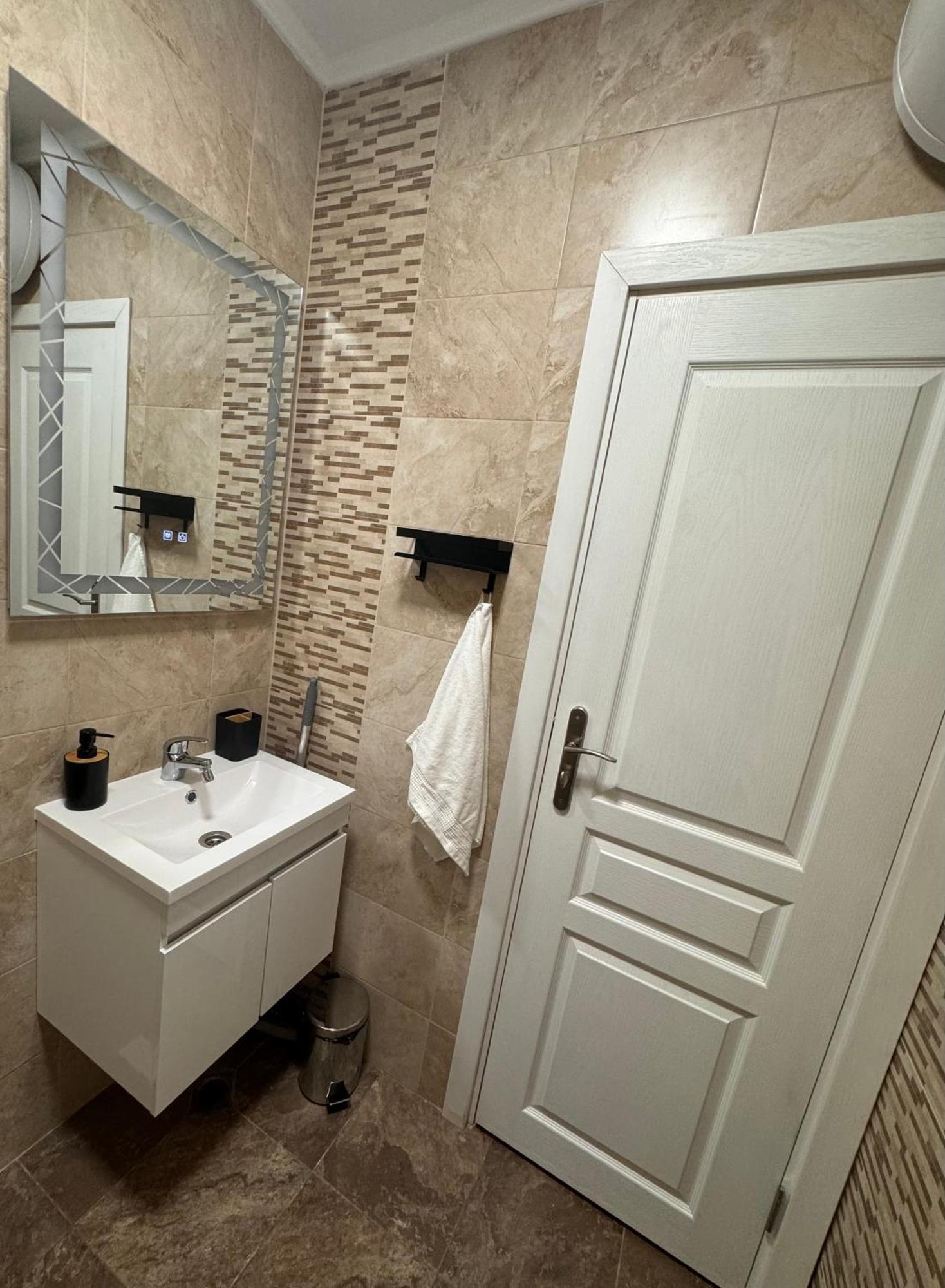 Goldy Central Beach Apartment With Private Garden Burgas Luaran gambar