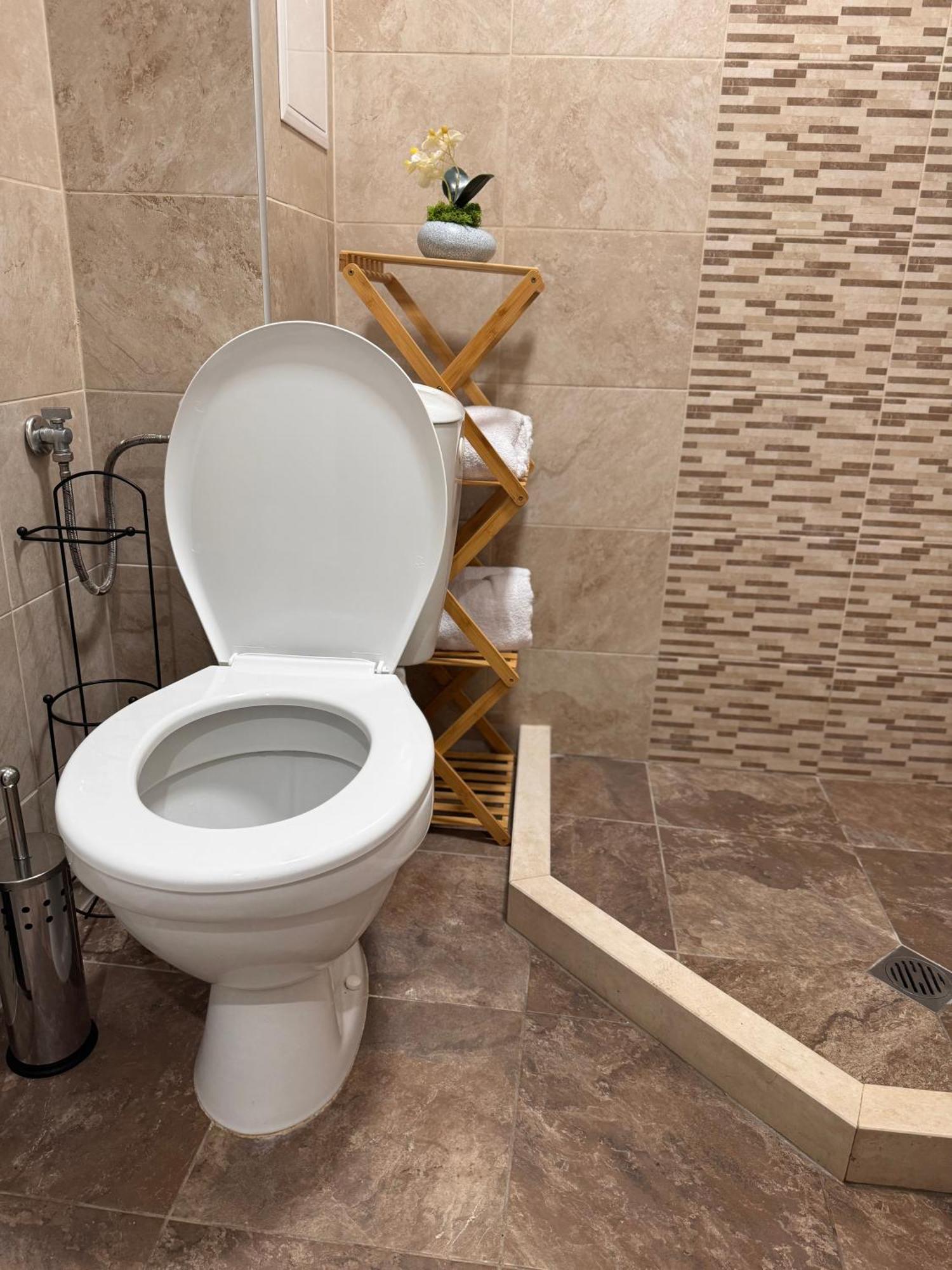 Goldy Central Beach Apartment With Private Garden Burgas Luaran gambar