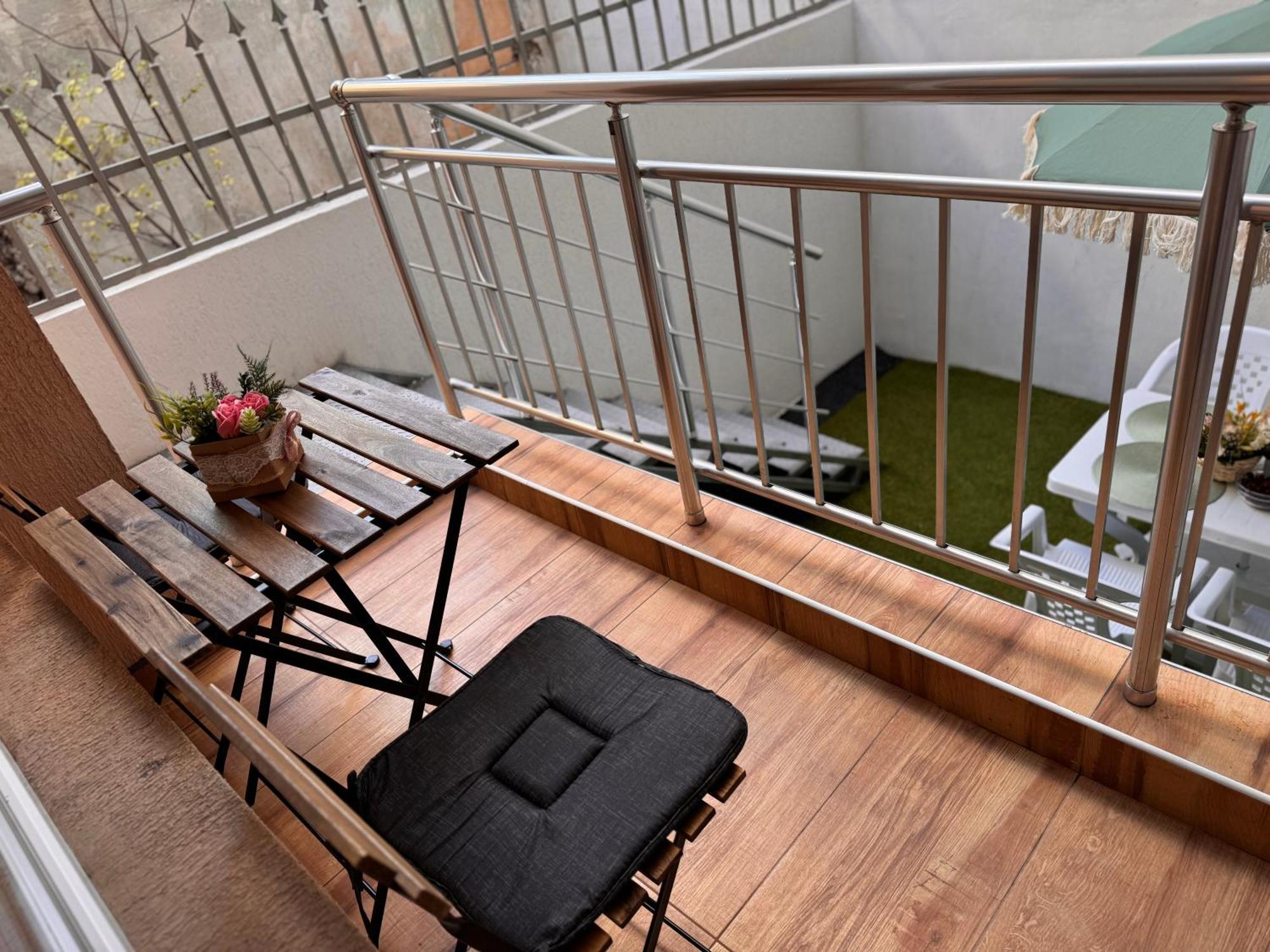 Goldy Central Beach Apartment With Private Garden Burgas Luaran gambar