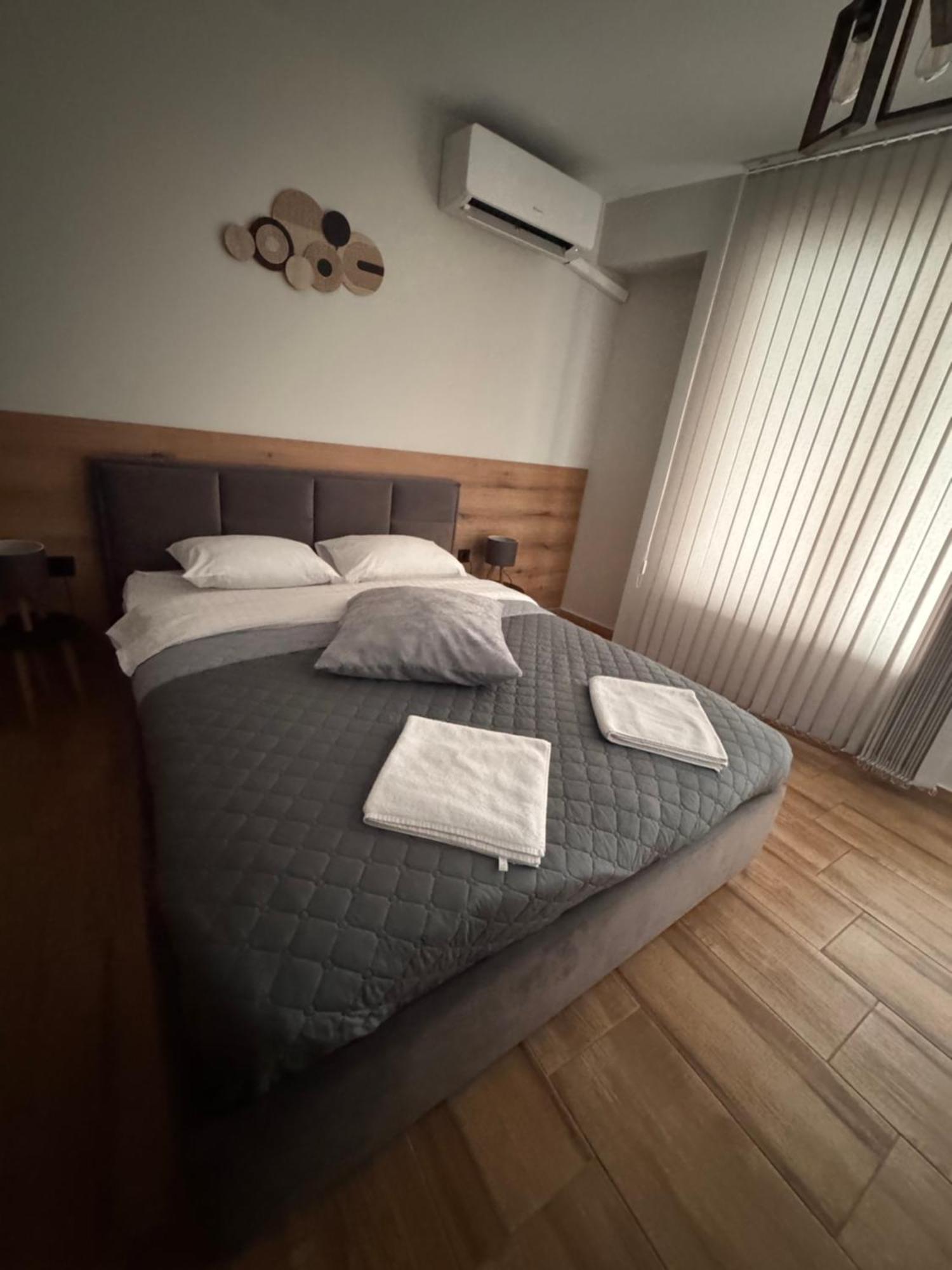 Goldy Central Beach Apartment With Private Garden Burgas Luaran gambar