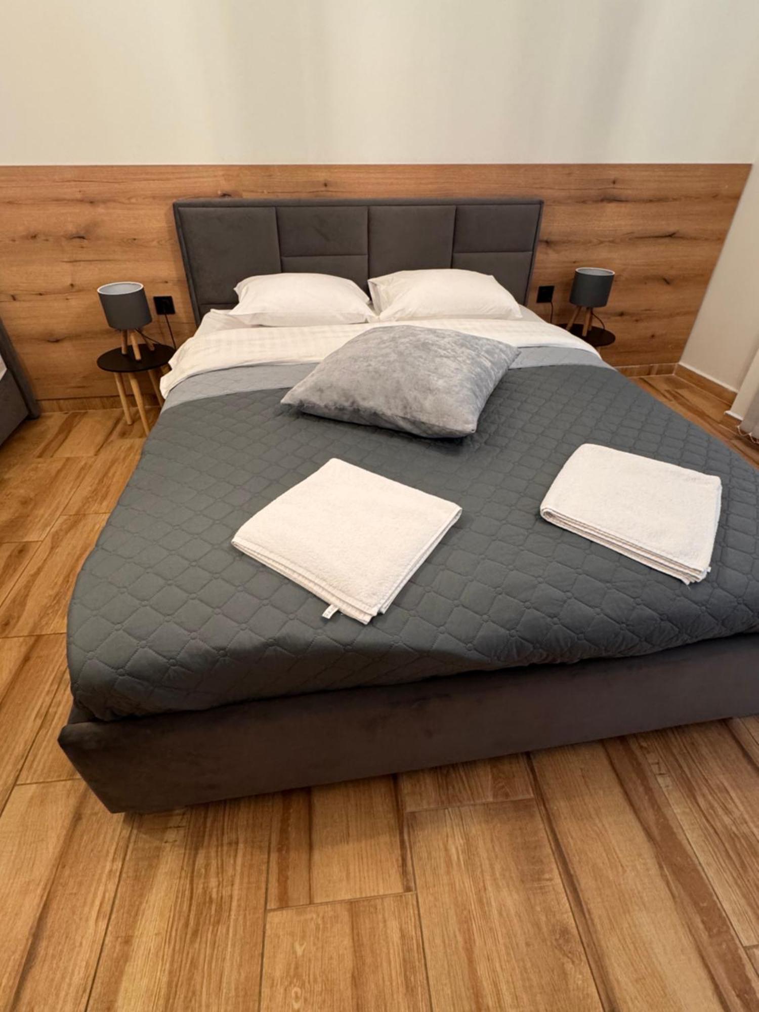 Goldy Central Beach Apartment With Private Garden Burgas Luaran gambar